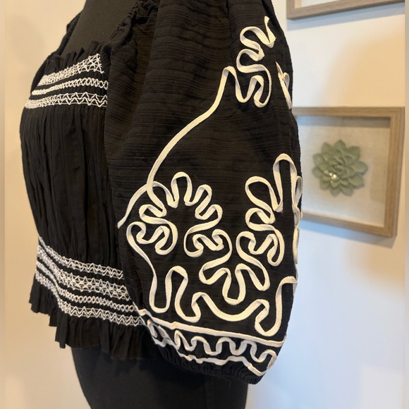 YAS Gigga Black and White Embroidered Puff Sleeve Smocked Blouse NWT! - Picture 6 of 9